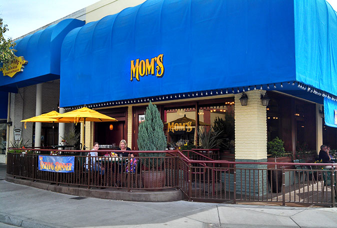 Moms Restaurant Modern Building Company